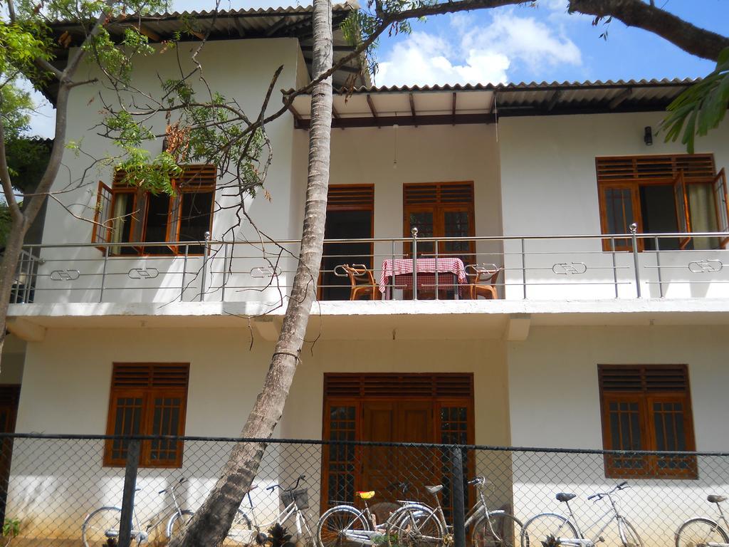 Sunset Tourist Home Полонарува Екстериор снимка