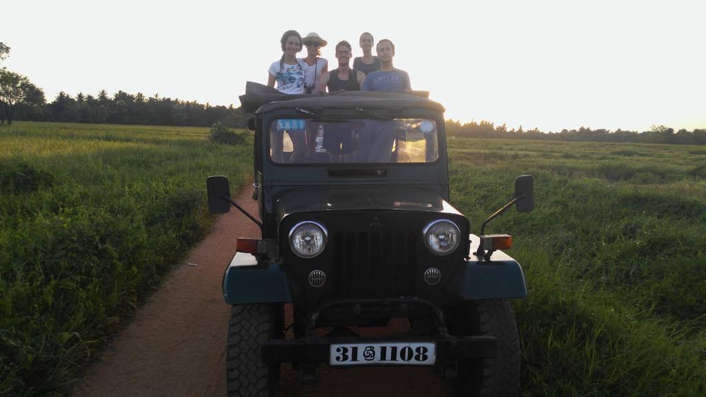 Sunset Tourist Home Полонарува Екстериор снимка